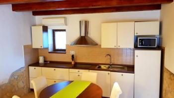 Remodelled stone house for sale in Ližnjan 