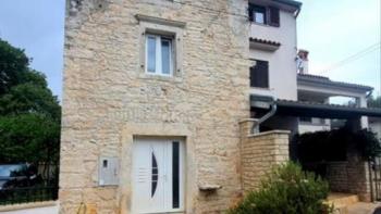 House with distant sea views for sale in Rovinjsko Selo, Rovinj 