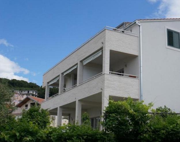 Háromcsillagos szálloda 4 apartmannal, 80 méterre a tengertől, Ciovo 