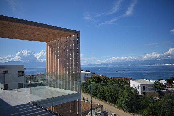 Vier Super-Luxus-Apartments auf Krk in Malinska, Rova-Gebiet, nur 50 Meter vom Meer entfernt 