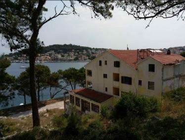 Exceptional investment project of waterfront location on prestigious M.Losinj 