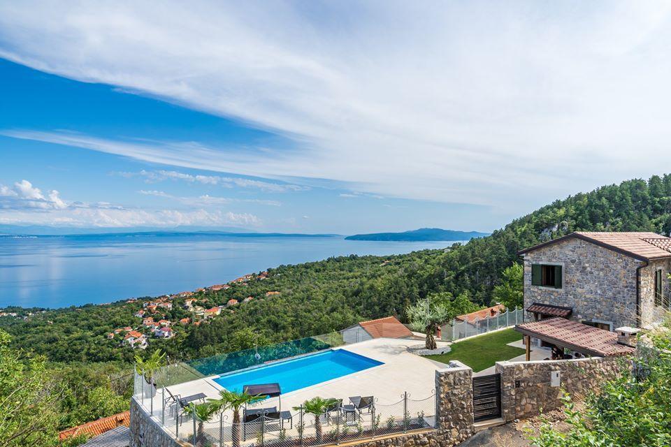 Außergewöhnliches Angebot - wunderschöne Steinvilla in Icici mit unglaublichem Meerblick 