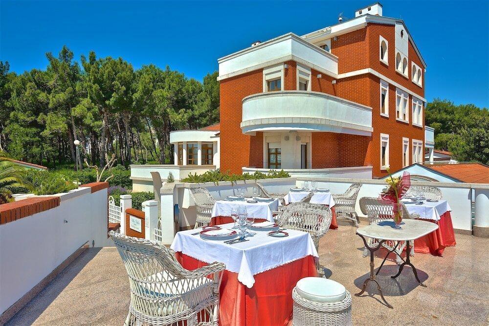 Luxusní 5***** hvězdičkový hotel a restaurace na prodej na Istrii 