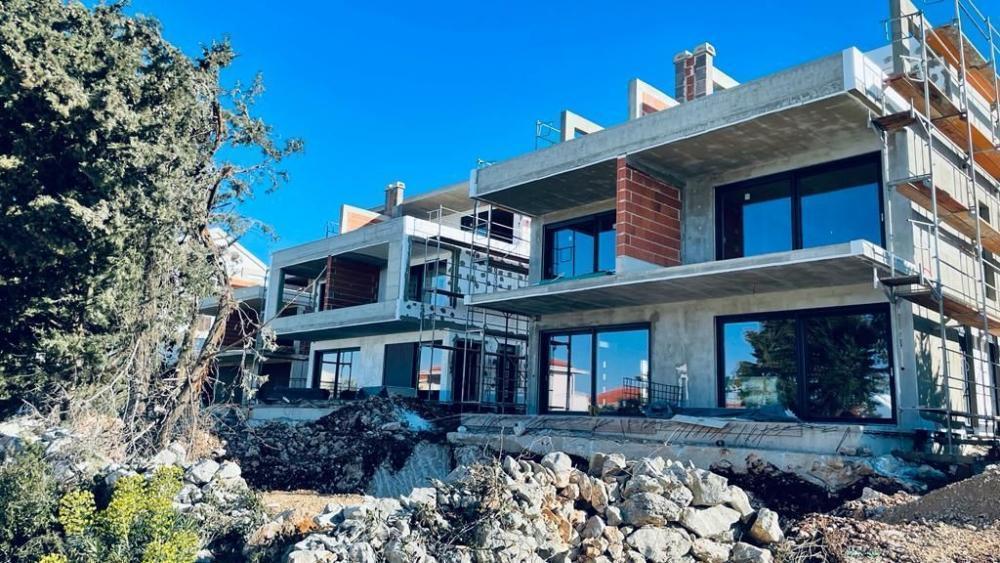 Dwupoziomowy penthouse z tarasem na dachu w Pag w Novalji Dwupoziomowy penthouse z tarasem na dachu w Pag w Novalji