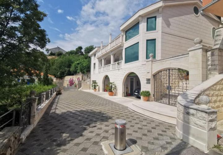 Luxury villa on Crikvenica riviera, just 50 meters from the beach 