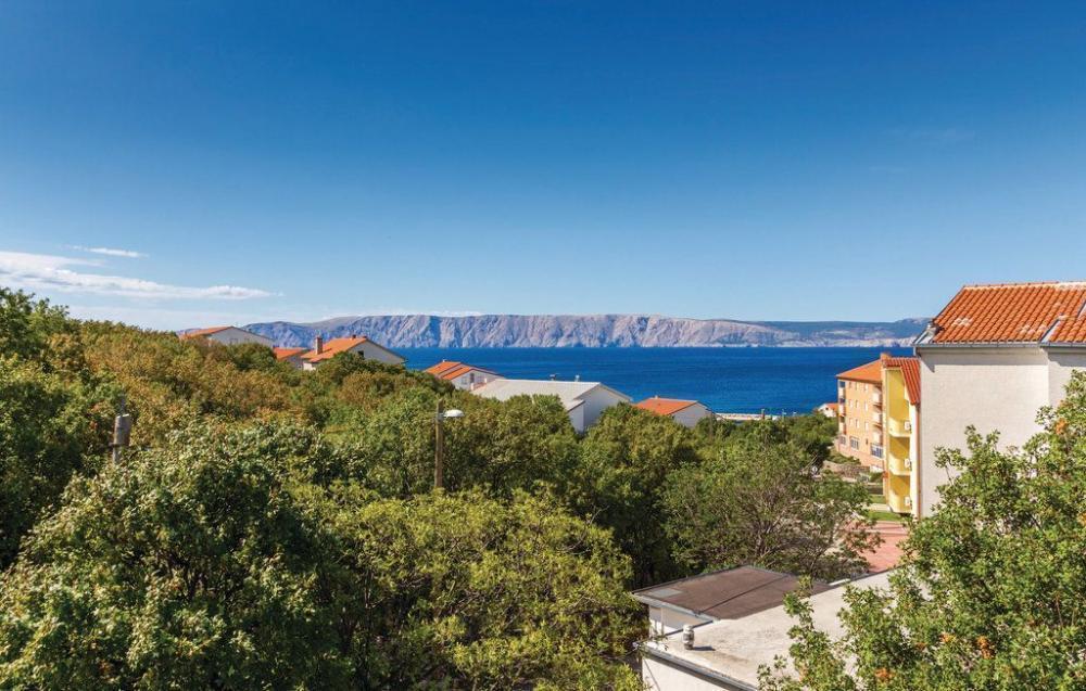 Rental property with 7 apartments with sea view in Klenovica just 200 meters from the sea 