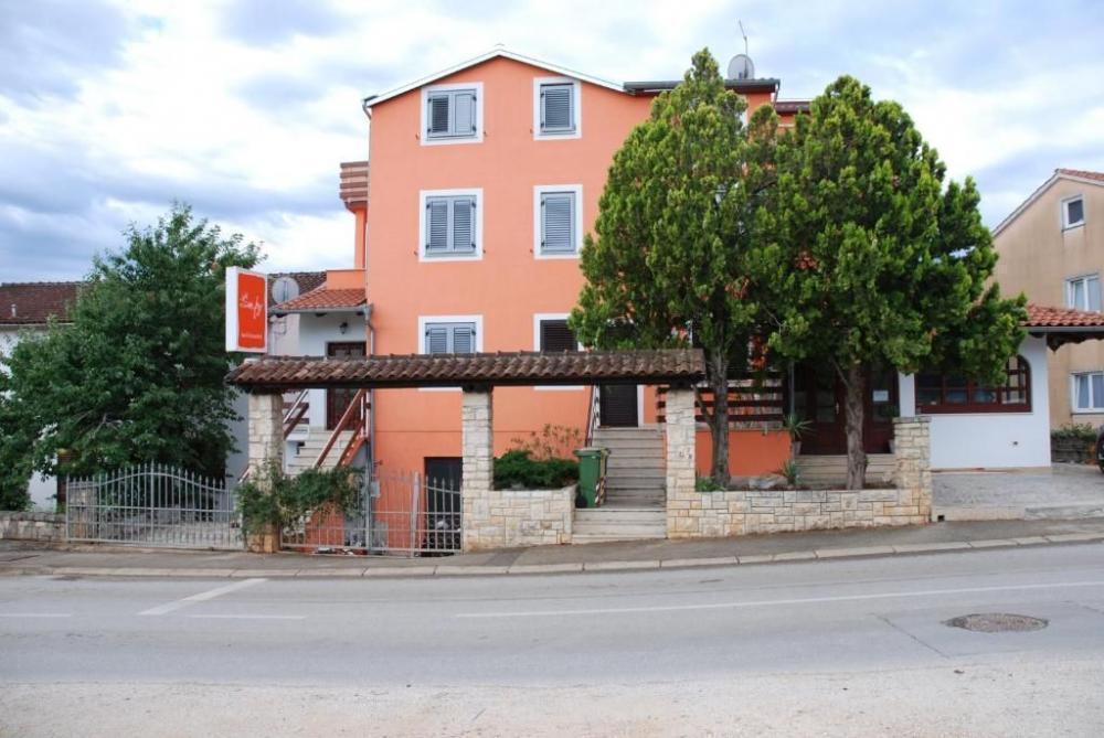 Apart hotel with sea views in 5***** tourist destination of Rovinj 