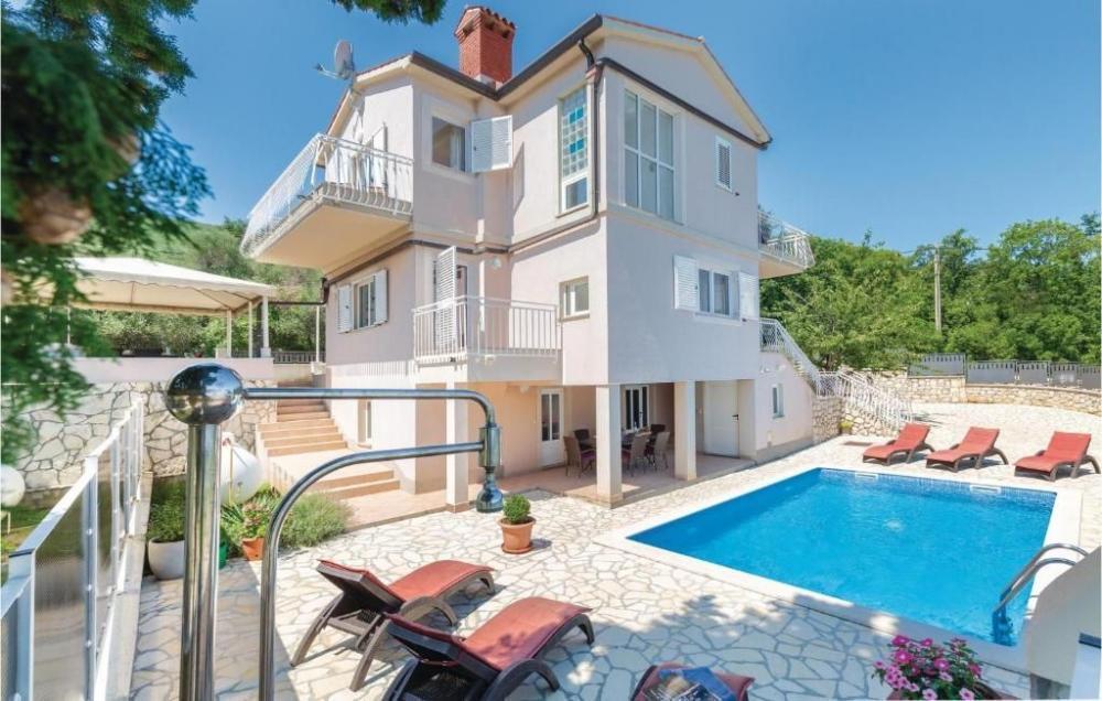 Sophisticated villa with swimming pool in Rabac, Labin just 500 meters from the sea 