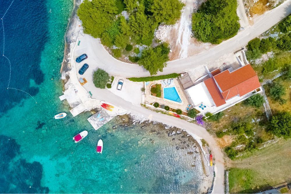 Villa en bord de mer à vendre sur l'île de Korcula avec possibilité d'amarrage 