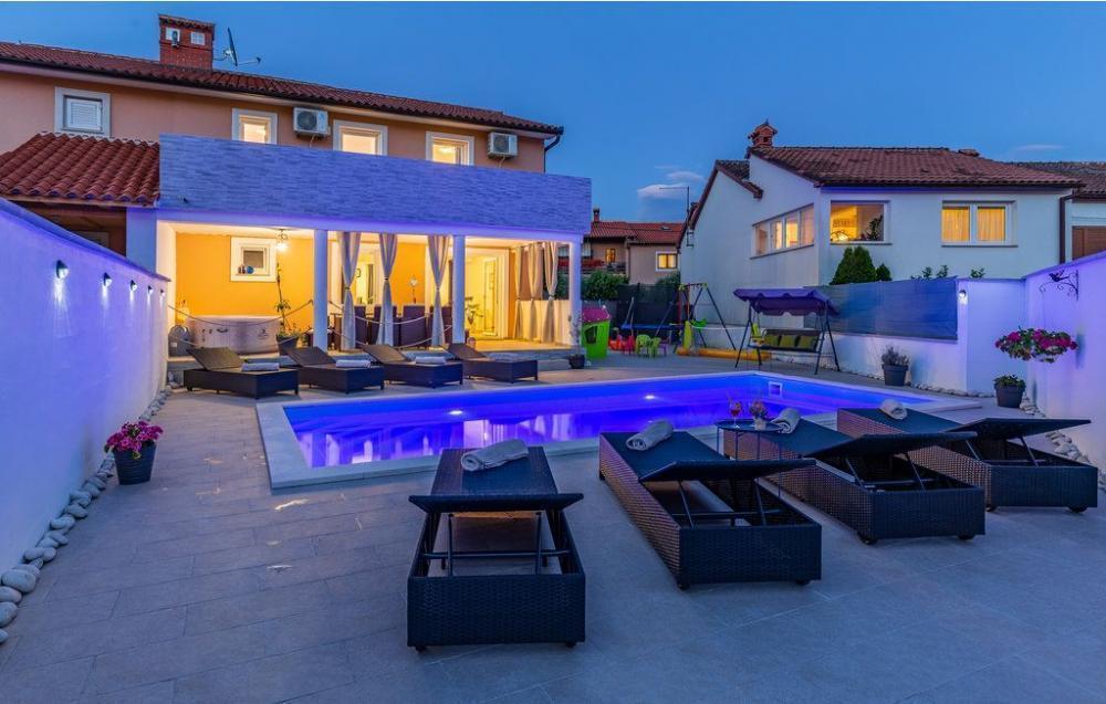 Preisgünstige Villa in Marcana mit Swimmingpool 