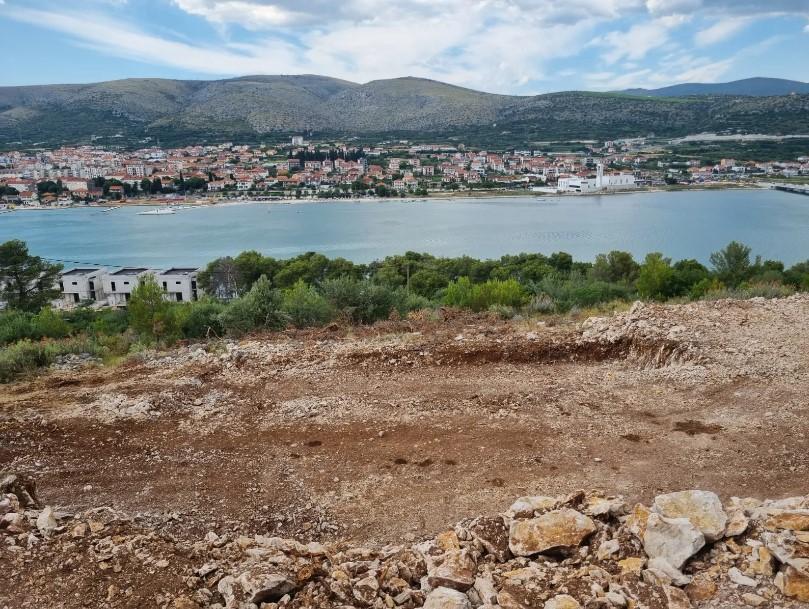 Land plot on Ciovo with building permit for new modern villa, just 170 meters from wateredge 
