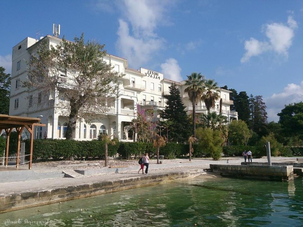 Unique property for renovation of waterfront location in Split area 
