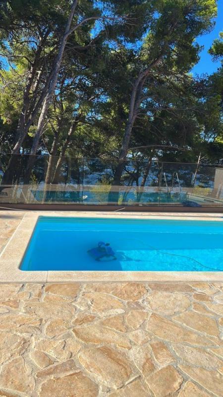Great apartment on Hvar in boutique residence just 50 meters from the sea 