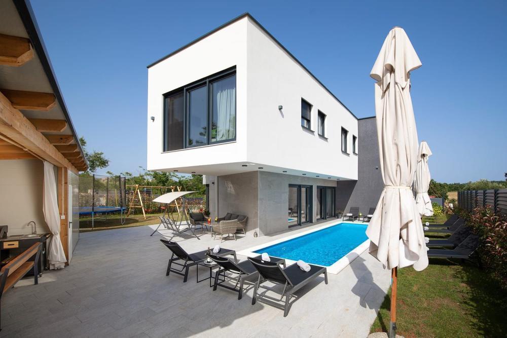 Hervorragende Villa zum Verkauf in Medulin, 800 Meter vom Meer entfernt 