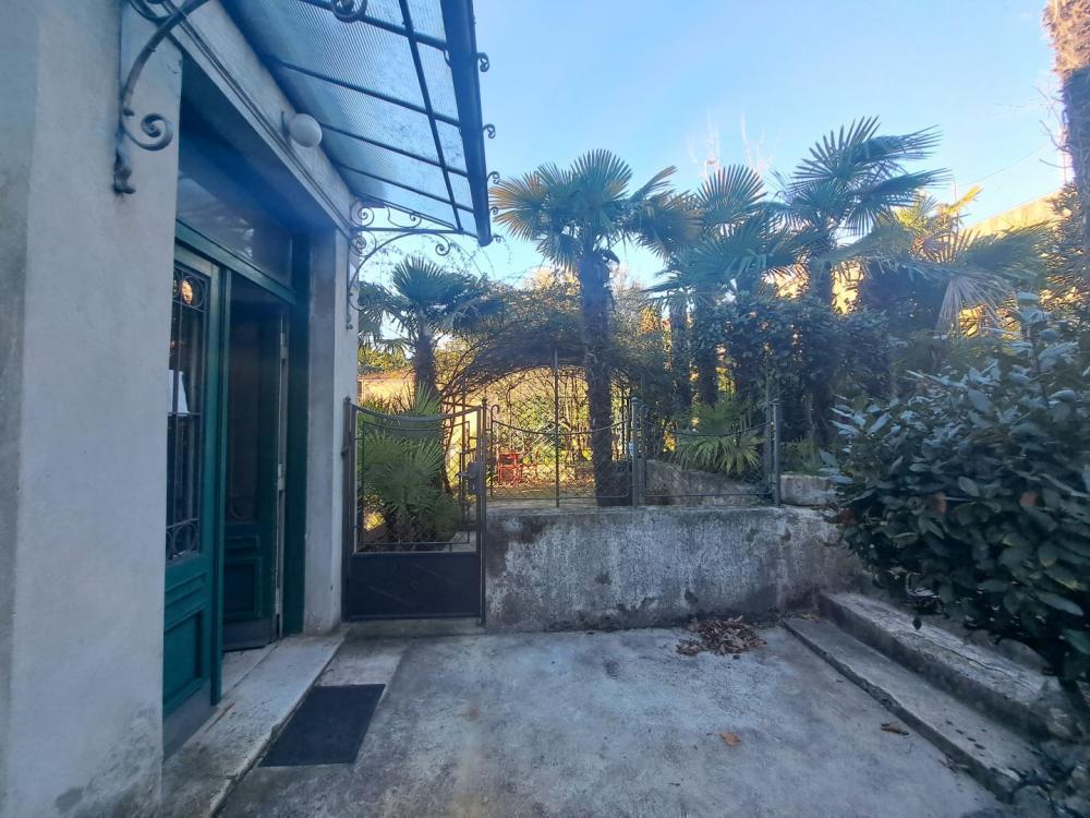 The entire floor of an Austro-Hungarian villa with a private entrance, two terraces and a garden in Opatija 