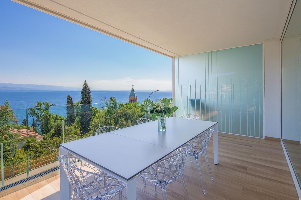 Apartment Opatija in Opatija centre, in the residence with swimming pool 