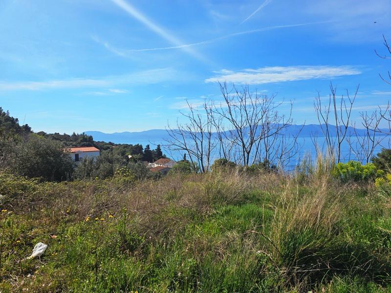 Seltenes Grundstück zum Verkauf in der 2. Reihe vom Meer an der Makarska Riviera 