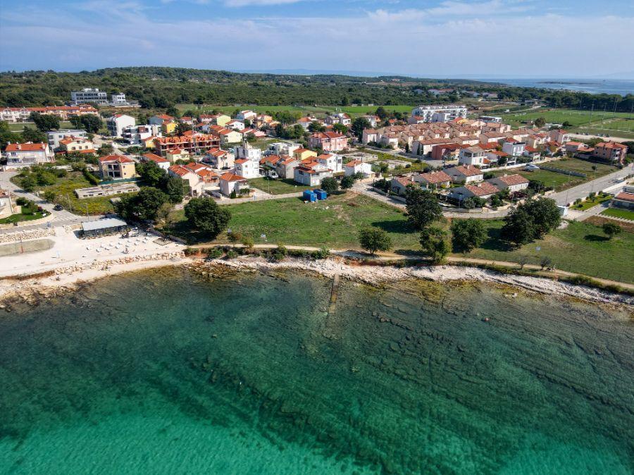 Investment project - land plot with valid building permit and finished basement just 80 meters from the sea Investment project - land plot with valid building permit and finished basement just 80 meters from the sea