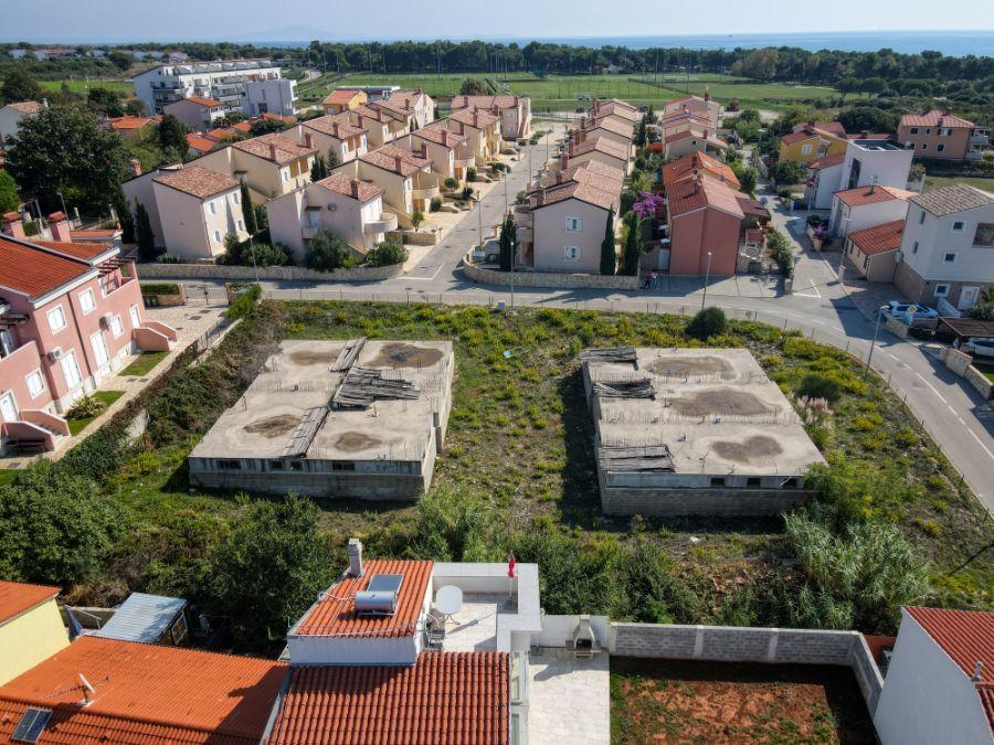 Investment project - land plot with valid building permit and finished basement just 80 meters from the sea Investment project - land plot with valid building permit and finished basement just 80 meters from the sea