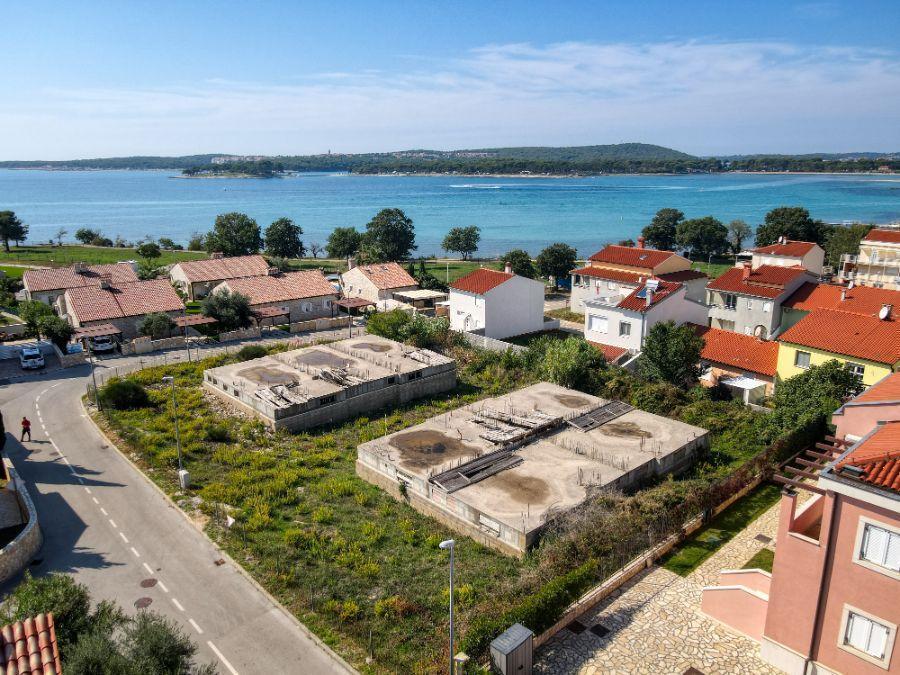 Investment project - land plot with valid building permit and finished basement just 80 meters from the sea Investment project - land plot with valid building permit and finished basement just 80 meters from the sea