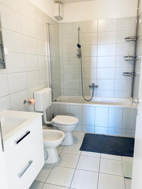Design-Apartment mit drei Schlafzimmern von 96 m² in Split, Kila-Gebiet