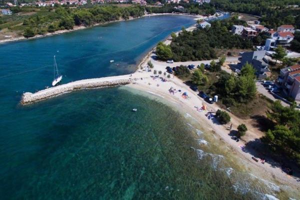 4 apartmanból álló turisztikai ingatlan mindössze 70 méterre a tengertől Zaton körzetében, Zadarban 4 apartmanból álló turisztikai ingatlan mindössze 70 méterre a tengertől Zaton körzetében, Zadarban