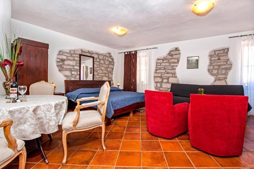 Ładne studio zaledwie 70 m od morza w Rovinj, na sprzedaż 