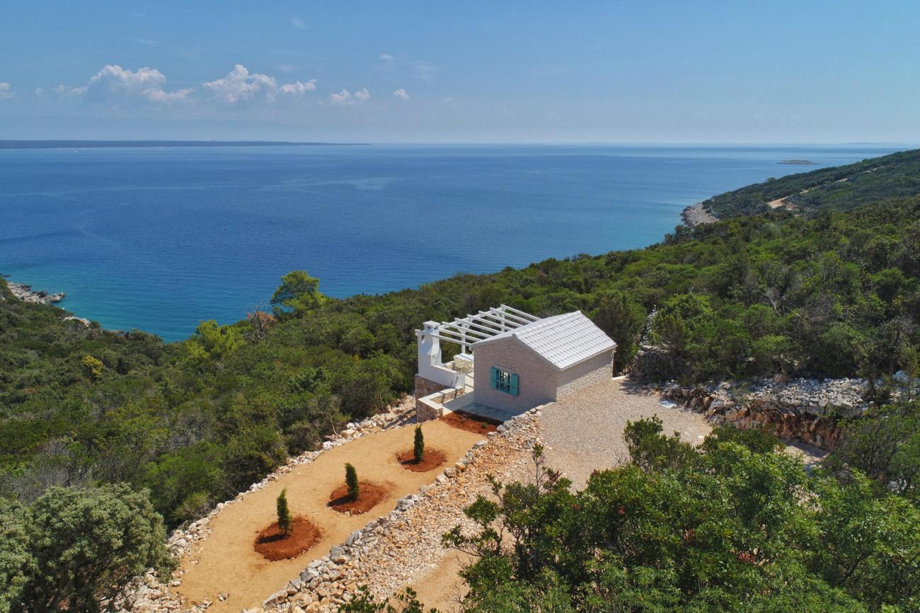 Drei provenzalische Steinhäuser auf Mali Losinj zu verkaufen Drei provenzalische Steinhäuser auf Mali Losinj zu verkaufen
