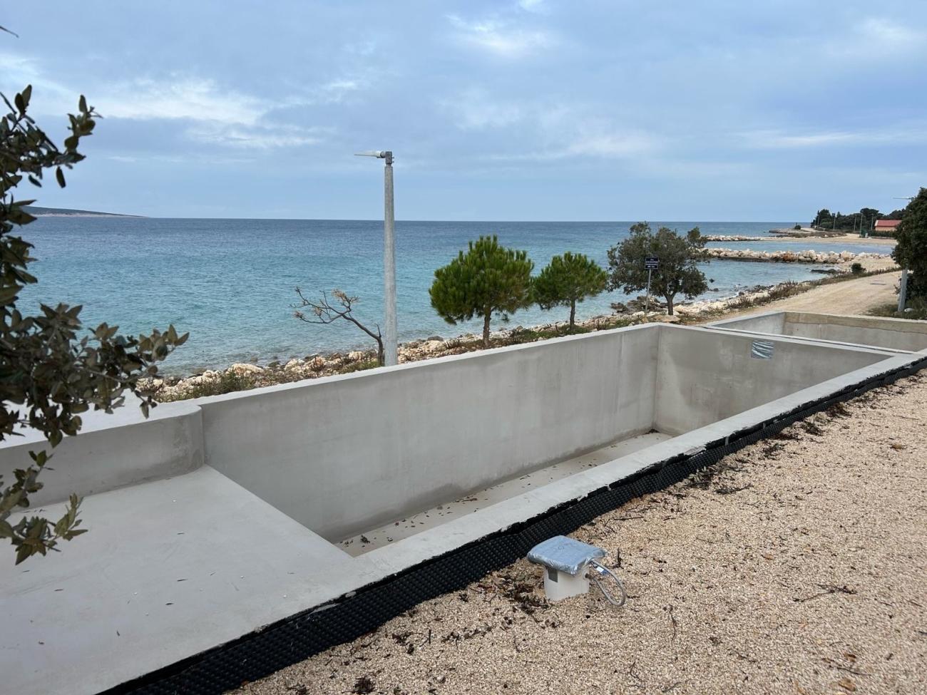 Villa moderne neuve sur Pag, en première ligne de la mer Villa moderne neuve sur Pag, en première ligne de la mer