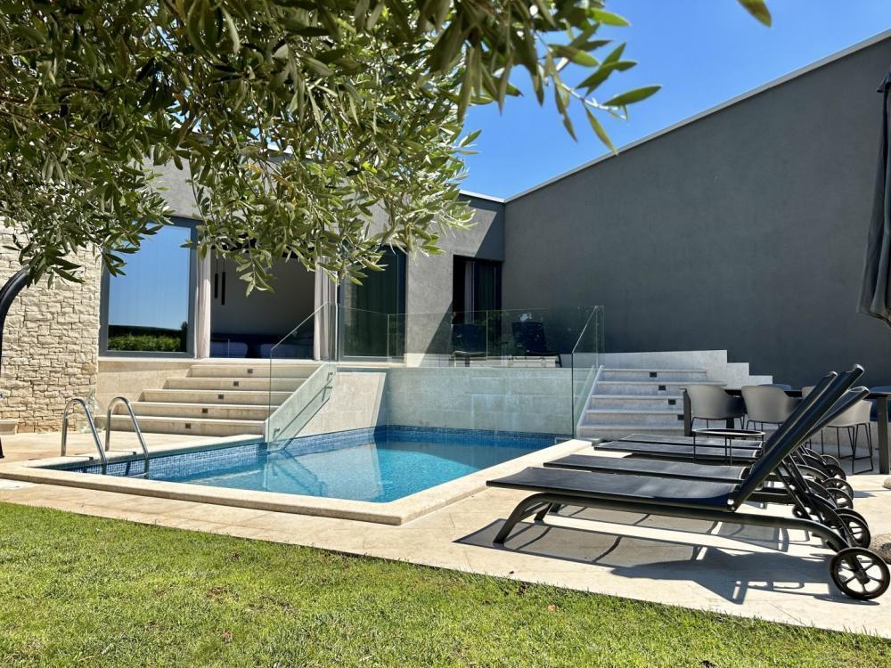 Two new modern villas in Savudrija, Umag, 1,5 km from the beach Two new modern villas in Savudrija, Umag, 1,5 km from the beach