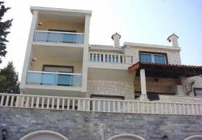 Second line villa on Omis riviera, price is drastically reduced! 