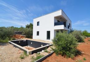 Brand new villa with pool and sea view in quiet location! 
