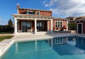 New luxury villa 250m2 with a pool, Porec, Tinjan 