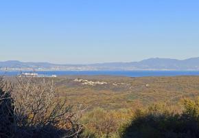 Land plot for sale with an old house in Dobrinj, panoramic sea views! 