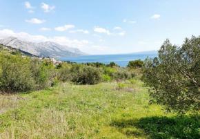 Rare terrain for sale in Brela with sea views, just 240 meters from the sea 