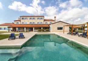Impressive hotel in Pula area - ideal Istrian modernized stancija 