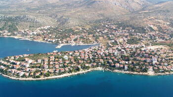 Seget area large land plot for sale, vicinity of Trogir 