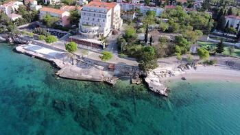 Hervorragendes Strandhotel in der Nähe von Rijeka am Strand 