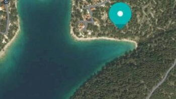 Paradise-located seafront land plot in a beautiful bay of Lucice near Milna on Brac island 