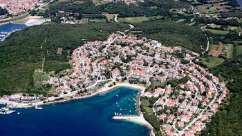 Seafront land for sale Сroatia 3447 m2, Pješčana Uvala 