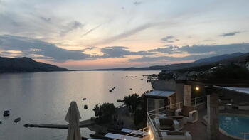 Waterfront hotel on the first row to the sea on Pag for sale and for lease 