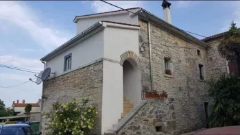 Stone house in Poreč area, 14 km from the sea 