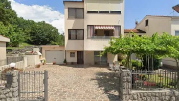 Mieszkanie w Jušićach, Matulji, z widokiem na morze, świetna cena za jednostkę z 3 sypialniami, na sprzedaż Mieszkanie w Jušićach, Matulji, z widokiem na morze, świetna cena za jednostkę z 3 sypialniami, na sprzedaż