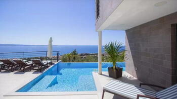 Beautiful 5***** star villa in highly demanded Podstrana offered to buy 