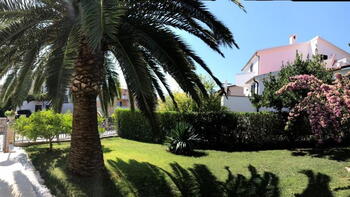 Beautiful property with 5 apartments and with pool in Pjescana Uvala - dream location 