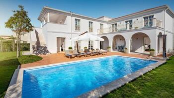 Makellose Schönheit mit Meerblick - einzigartige Villa in Vabriga 