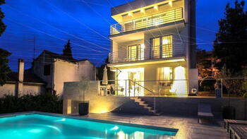 Super-villa with swimming pool for sale in Rovinj 