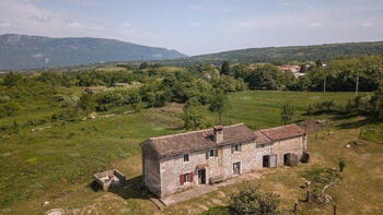 Traditional Istrian Estate in Krsan 