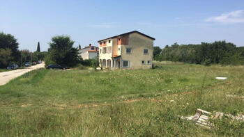 Spacious house in Brajkovići, Kanfanar, for complete refurbishment 