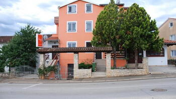 Appart hôtel avec vue sur la mer dans la destination touristique 5 ***** de Rovinj 